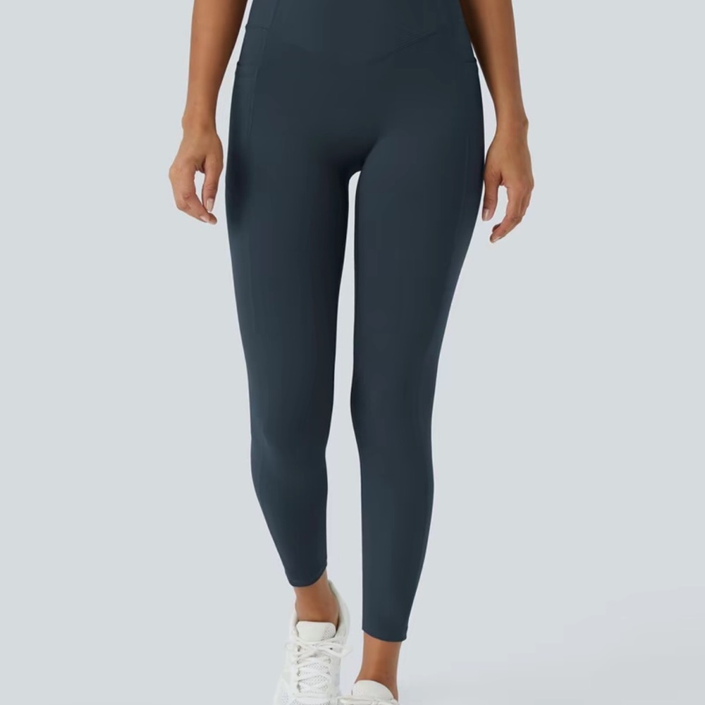 High-Rise Performance Leggings in Deep Slate
